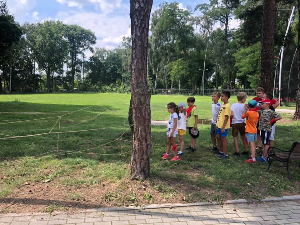 SURVIVAL NA TRZECIM DNIU PÓŁKOLONII Miejski Ośrodek Sportu i